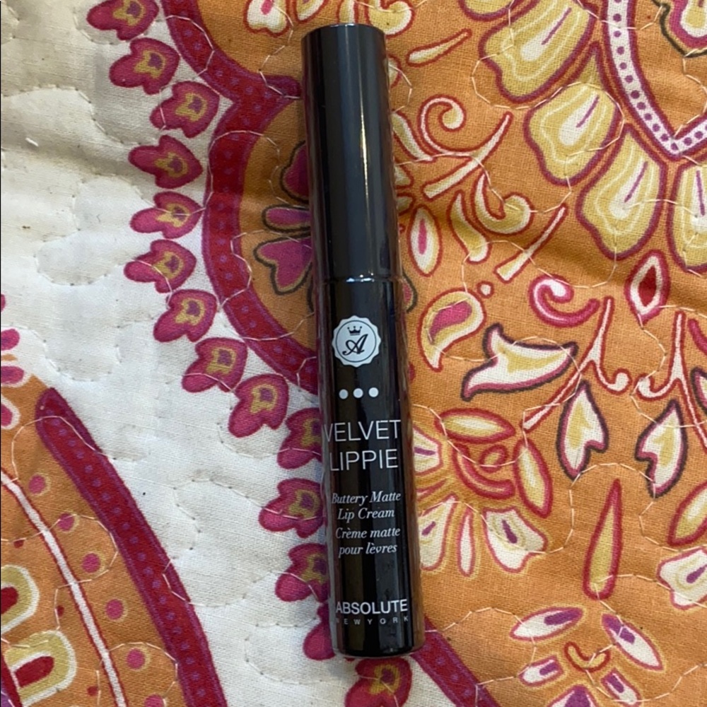 Velvet Lippie buttery Matte lip cream